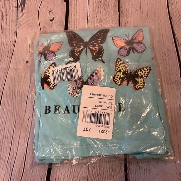 NWT butterfly t-shirt - Picture 3 of 3